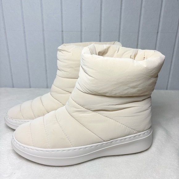 Kenneth Cole Shoes - New in Box: Gentle Souls by Kenneth Cole Women's Cream Quilted Ankle Boots NWT